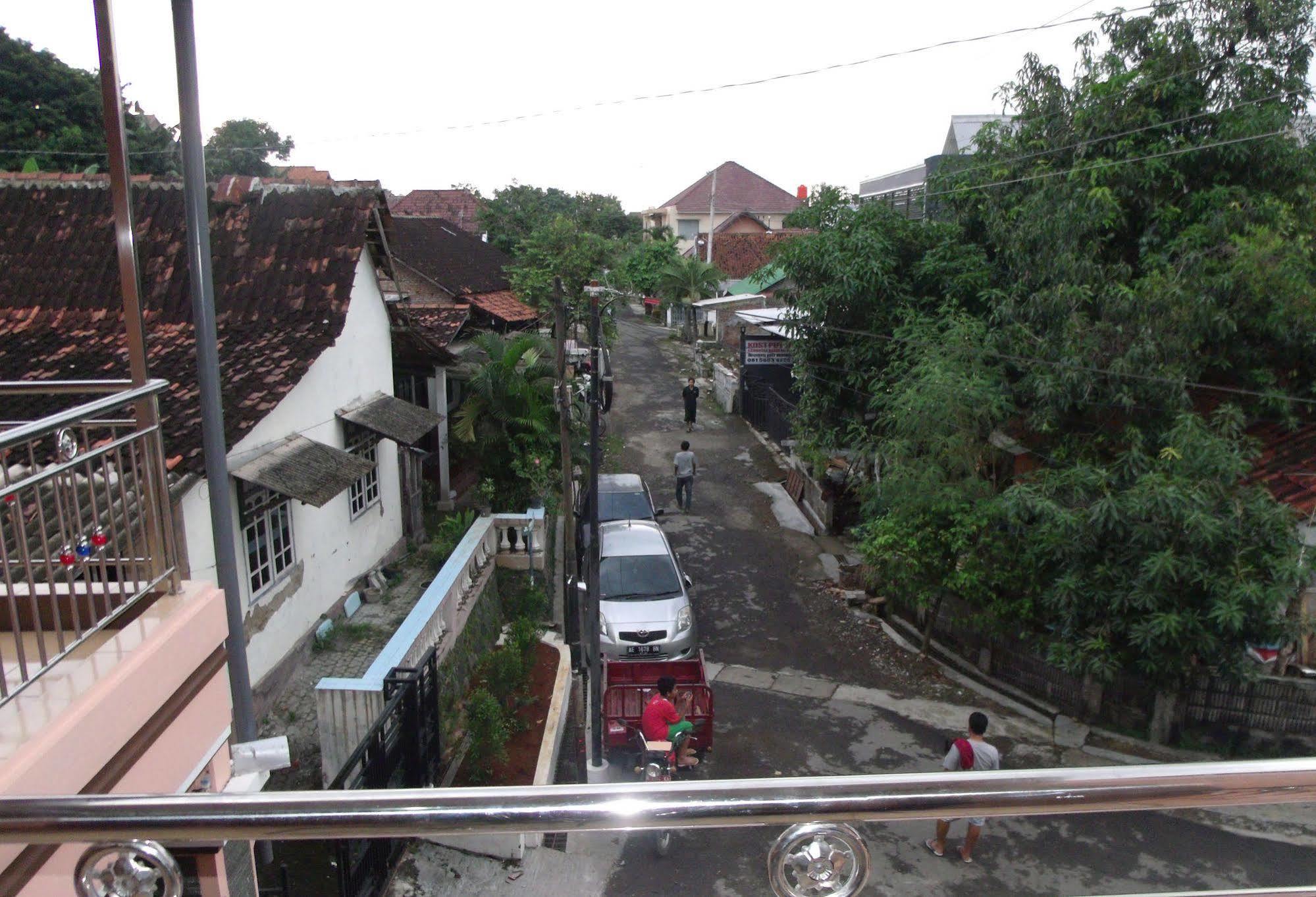 Ferienwohnung Griya Rambutan Barat Semarang Exterior foto